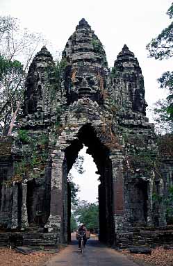 Angkor Thom, Cambodia, Jacek Piwowarczyk, 2000