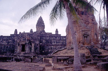Bakong, Cambodia, Jacek Piwowarczyk, 2000