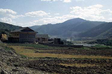 Road to Jiuzhaigo, China, Jacek Piwowarczyk, 1995-97