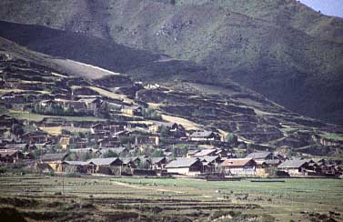 Road to Jiuzhaigo, China, Jacek Piwowarczyk, 1995-97