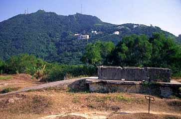 Pinewood Battery, Vicoria Peak, Hong Kong, China, Jacek Piwowarczyk, 2002