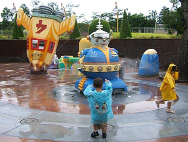 Hong Kong Disneyland Resort, Lantau Island, Hong Kong, China, Jacek Piwowarczyk, 2006