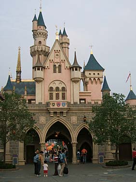 Hong Kong Disneyland Resort, Lantau Island, Hong Kong, China, Jacek Piwowarczyk, 2006