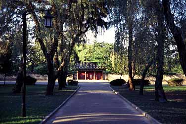 Kyongju, Chonmachong Park, South Korea, Jacek Piwowarczyk 1999