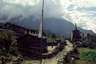 Surke, Nepal. Jacek Piwowarczyk, 1997