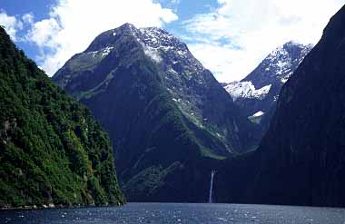 Milford Sound, New Zealand, Jacek Piwowarczyk, 2002