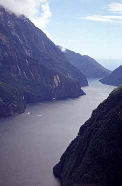 Fiordland, New Zealand, Jacek Piwowarczyk, 2002