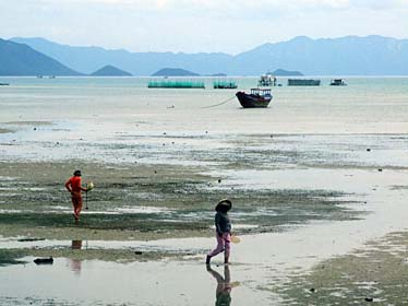 Vinh Yen, Around Nha Trang, Vietnam, Jacek Piwowarczyk, 2009