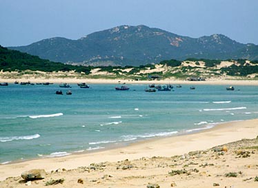 Dam Mon Ha, Around Nha Trang, Vietnam, Jacek Piwowarczyk, 2009