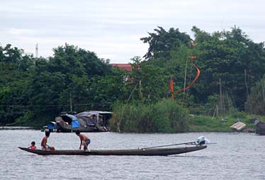 Hue, Parfume River, Vietnam, Jacek Piwowarczyk, 2009