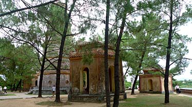 Thien Mu Pagoda,Parfume River, Vietnam, Jacek Piwowarczyk, 2009