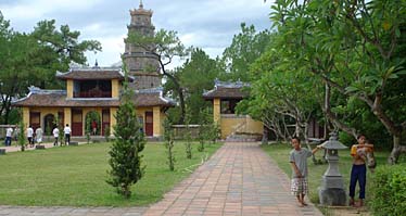 Thien Mu Pagoda,Parfume River, Vietnam, Jacek Piwowarczyk, 2009