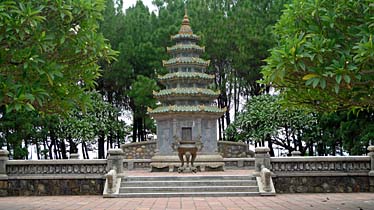 Thien Mu Pagoda,Parfume River, Vietnam, Jacek Piwowarczyk, 2009