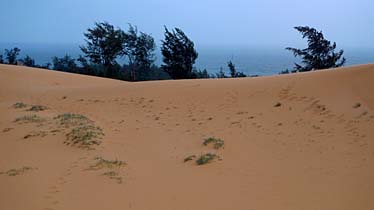 Red Sand Dunes, Mui Ne, Vietnam, Jacek Piwowarczyk, 2009